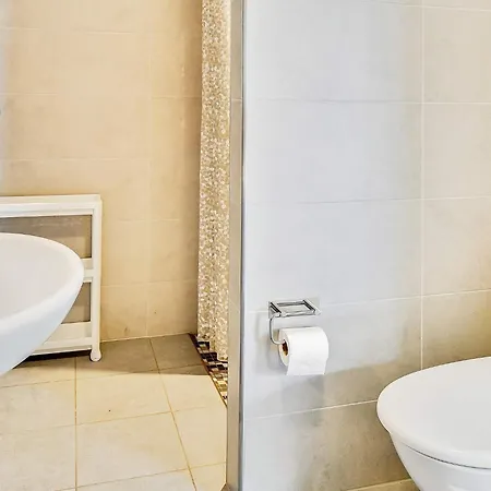 5 Star In Vaeggerlose Tatil Evi Bøtø By