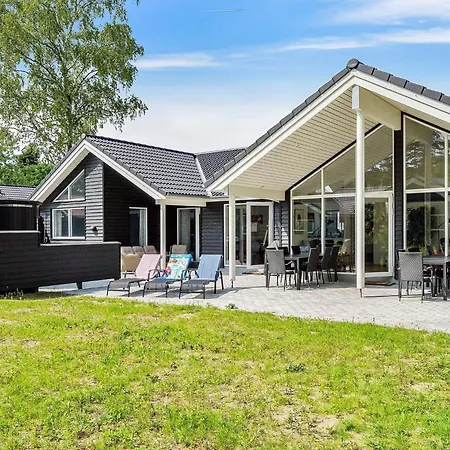5 Star Holiday Home In Vaeggerlose *